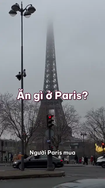 Ăn gì ở Paris? Bánh mì baguette, croissant chấm cà phê, macaron và bữa tối bistro