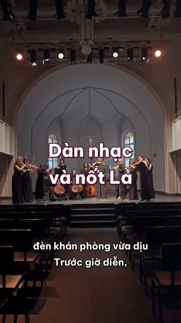 Vì sao cả dàn nhạc lên dây theo một nốt La, và có nên vỗ tay giữa các chương?