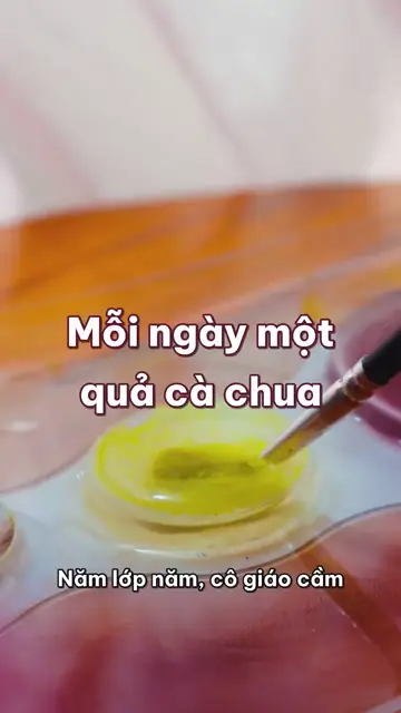 Năm mươi hai tuổi cầm cọ lần đầu: mỗi ngày vẽ một quả cà chua, ngày thứ ba mươi dán cả lên tường